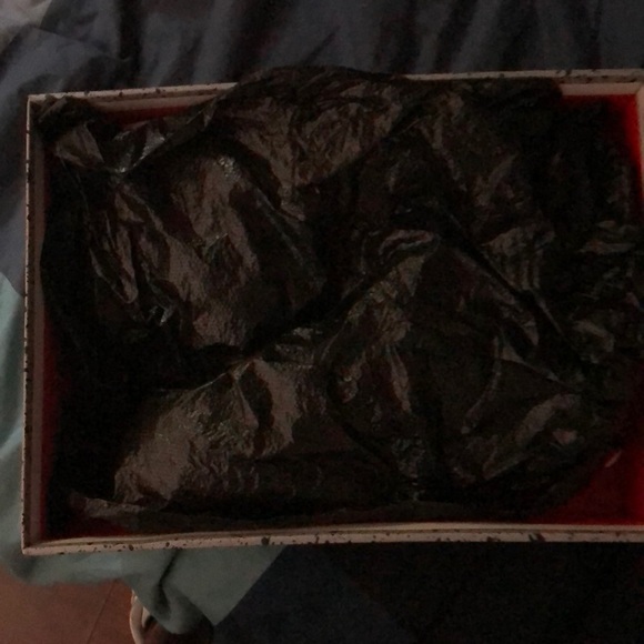 Air Jordan 4 - Picture 2 of 4